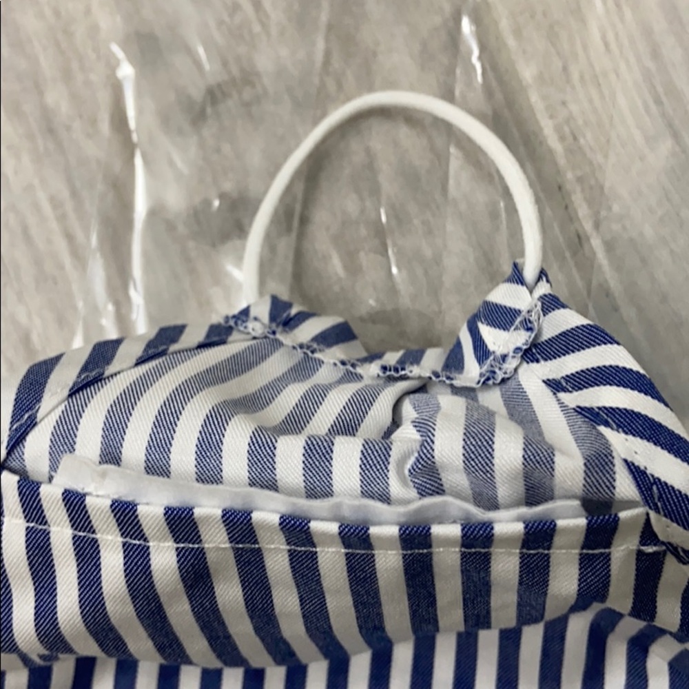 Madewell stain resistant mask with filter … - Picture 6 of 12